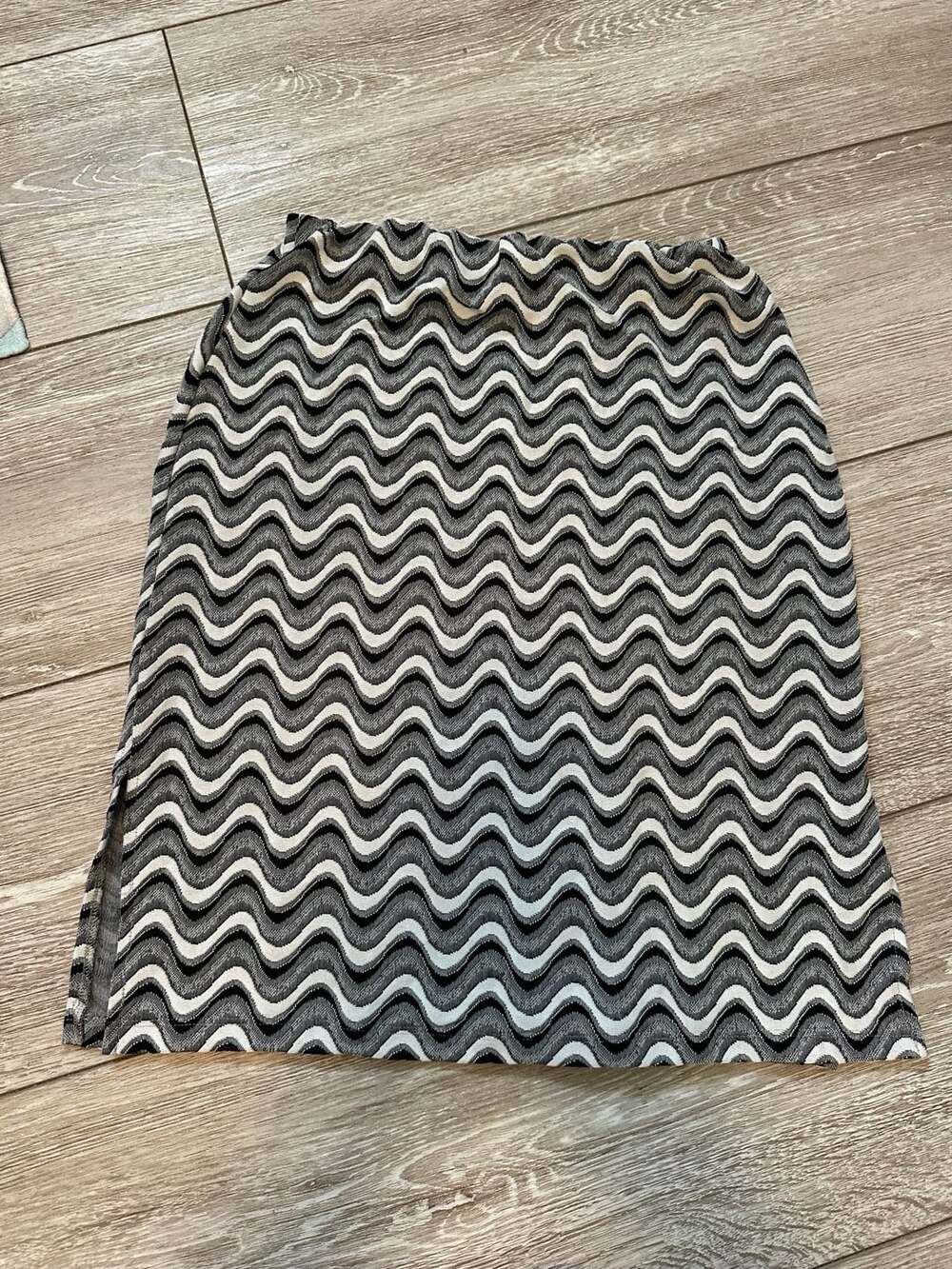 Eye Candy 80s 90s Vintage Black White Wave Chevron Midi Skirt made in USA